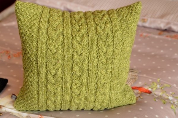 Wollkissen handmade 100% Kilcarra-Tweed 35x35 cm Farbe gelbgrün