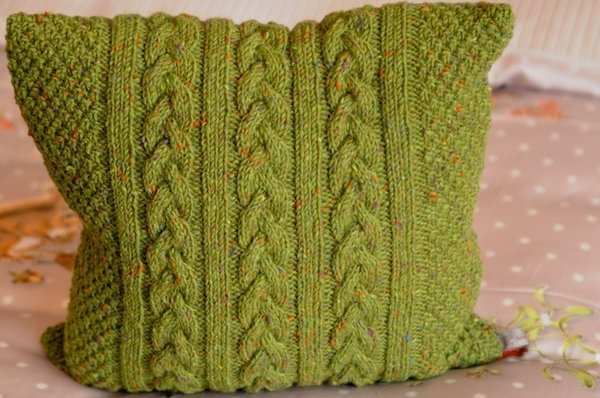Wollkissen handmade 100% Kilcarra-Tweed 35x35 cm Farbe grasgrün